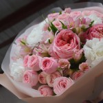 букет 111 розовая пионовидная роза крупно