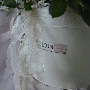 Композиция из пионовидной розы