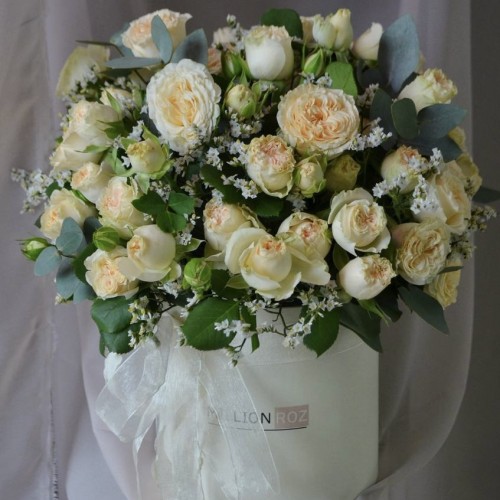 Композиция из пионовидной розы