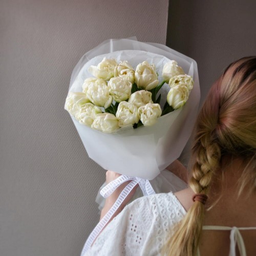 Букет из 15 пионовидных тюльпанов белых