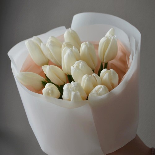 Букет из 15 тюльпанов белых