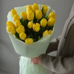Букет из 21 тюльпана желтого