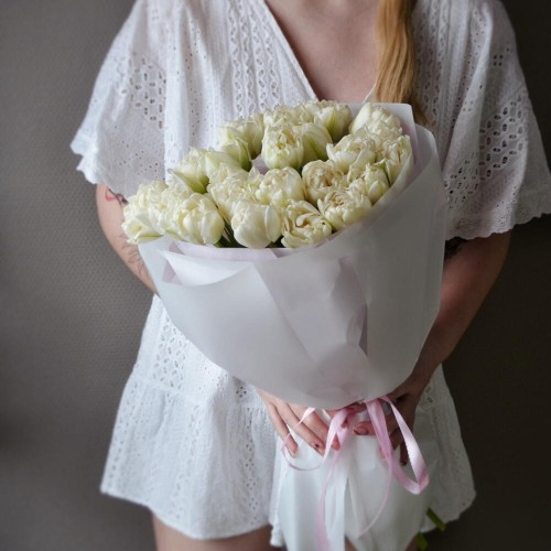 Букет из 25 пионовидных тюльпанов белых