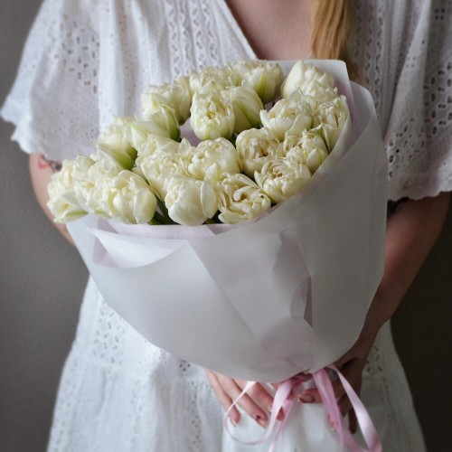 Букет из 25 пионовидных тюльпанов белых