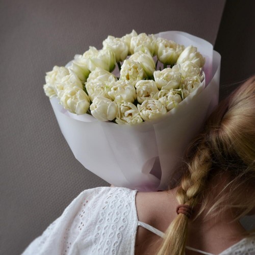 Букет из 25 пионовидных тюльпанов белых