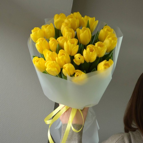 Букет из 25 тюльпанов желтых