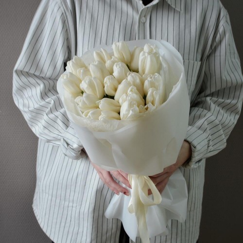 Букет из 25 тюльпанов белых