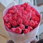 Bouquet of 21 Super Model tulips