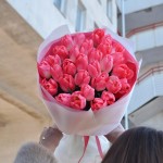 Bouquet of 21 Super Model tulips