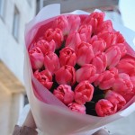 Bouquet of 21 Super Model tulips