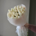 Белый букет из 31 тюльпана