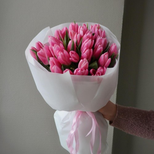 Bouquet of 31 pink tulips