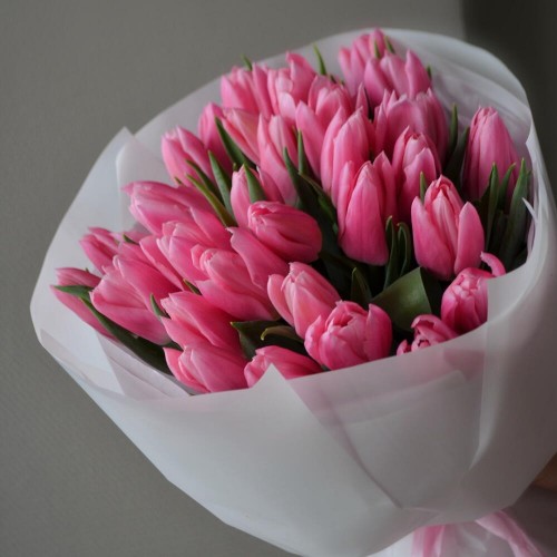 Bouquet of 31 pink tulips