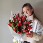 Букет из 35 красных тюльпанов