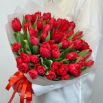 Букет из 51 пионовидного красного тюльпана