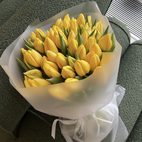 Букет из 51 тюльпана желтого
