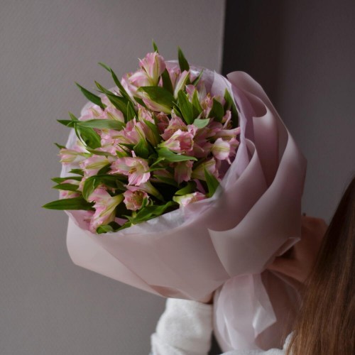 Букет из 9 альстромерий