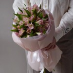 доставка розовых альстромерий Минск