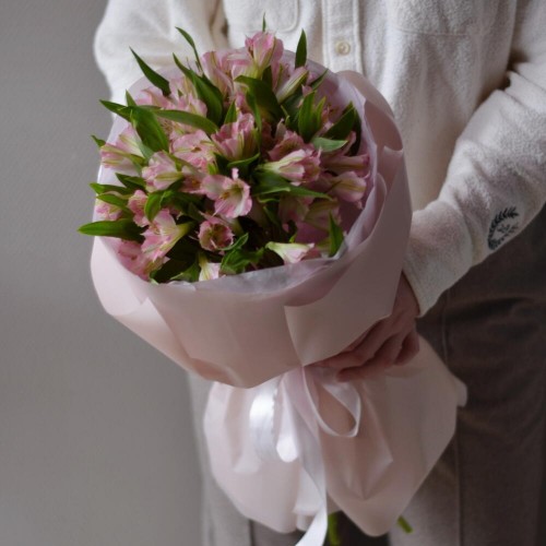 Букет из 9 альстромерий