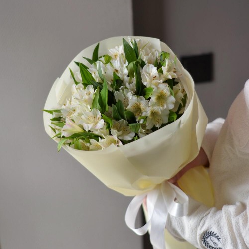 Букет из 9 альстромерий