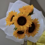 Букет из 5 подсолнухов