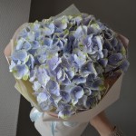 Букет из 3 голубых гортензий