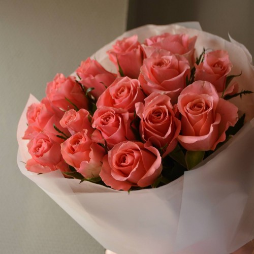 15 pink roses