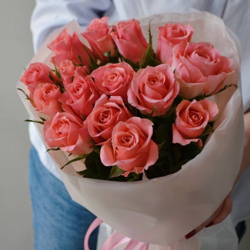 15 pink roses