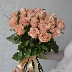 Букет из 21 пионовидной розы Shimmer