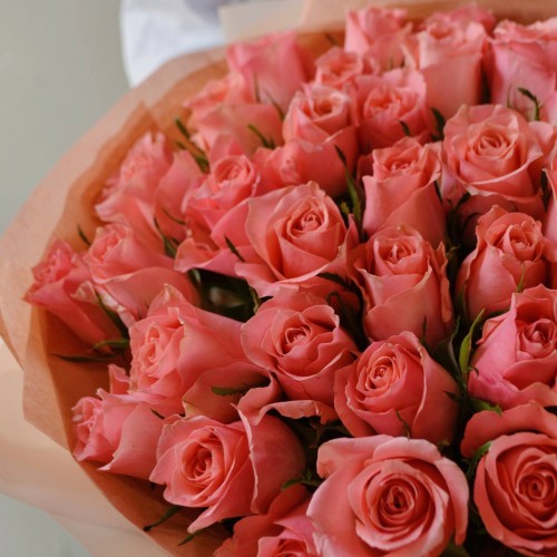 35 pink roses