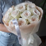 Букет из 11 роз White Ohara