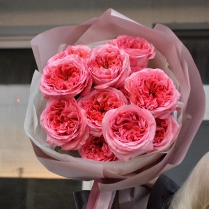 Букет пионовидных роз Candy Expression, M — доставка цветов Минск