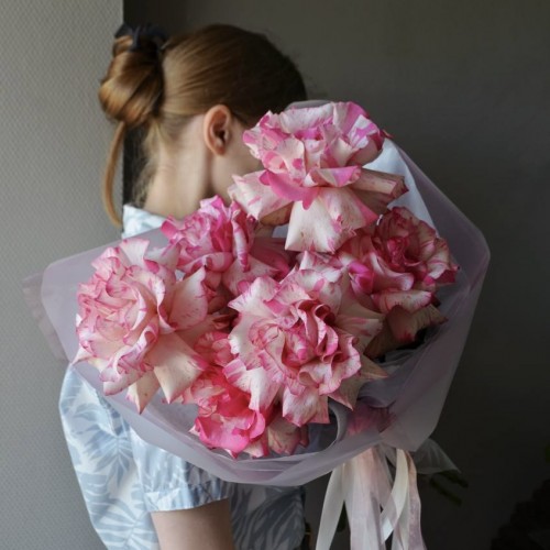 Букет из 7 французских роз Magic