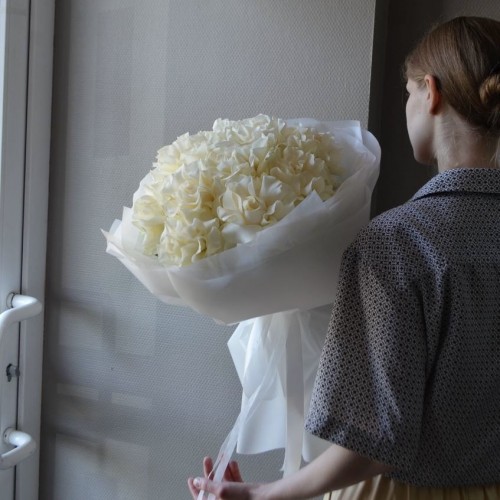 Букет из 11 французских роз белых