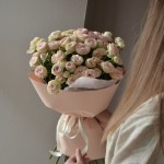 Luxury bouquet of 15 Sweet Giselle peony roses – same day delivery in Minsk