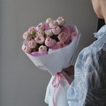 Букет «Зефирный» из 7 пионовидных кустовых роз